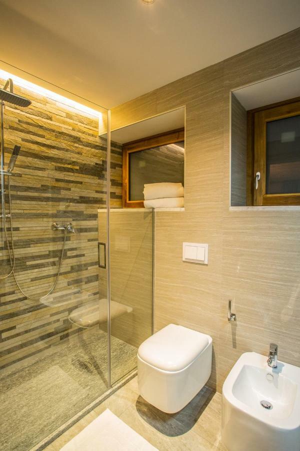 Alpine Rooms Guesthouse เบรยล์-แชร์วิเนีย ภายนอก รูปภาพ