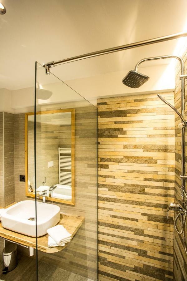 Alpine Rooms Guesthouse เบรยล์-แชร์วิเนีย ภายนอก รูปภาพ